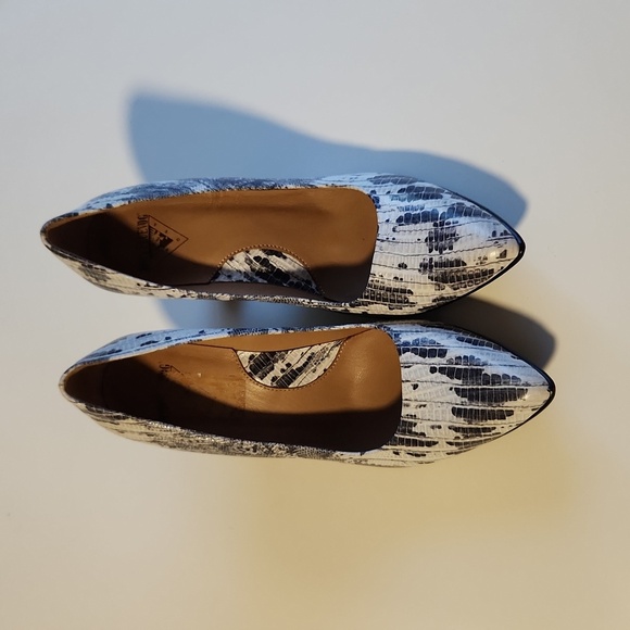 John Fluevog Desmond Angular Pump – Snakeprint Black & White, Size 6 | NWT | W - Picture 1 of 5